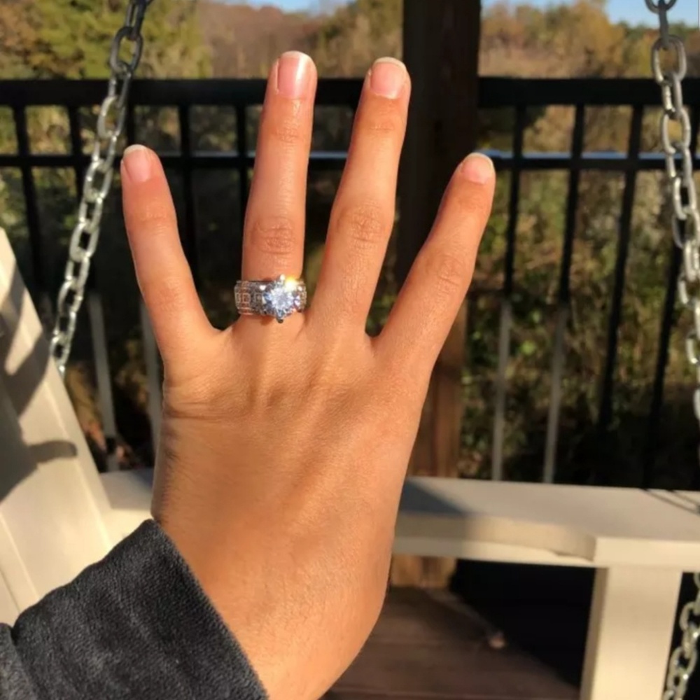sterling silver ring with simulated diamond - Picture 8 of 9